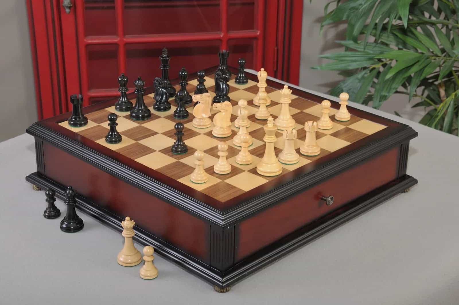 The Reykjavik Ii Series Library Chess Set And Tiroir Combination