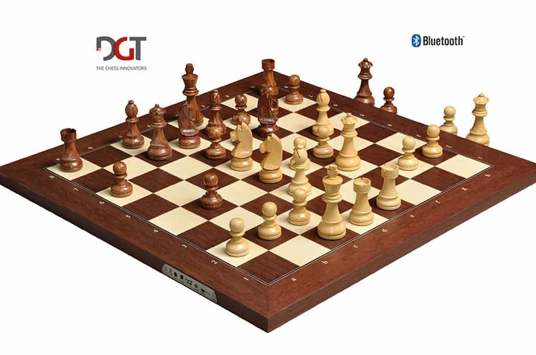 The Dgt Projects Electronic Chess Board (E-Board) - Bluetooth Connection