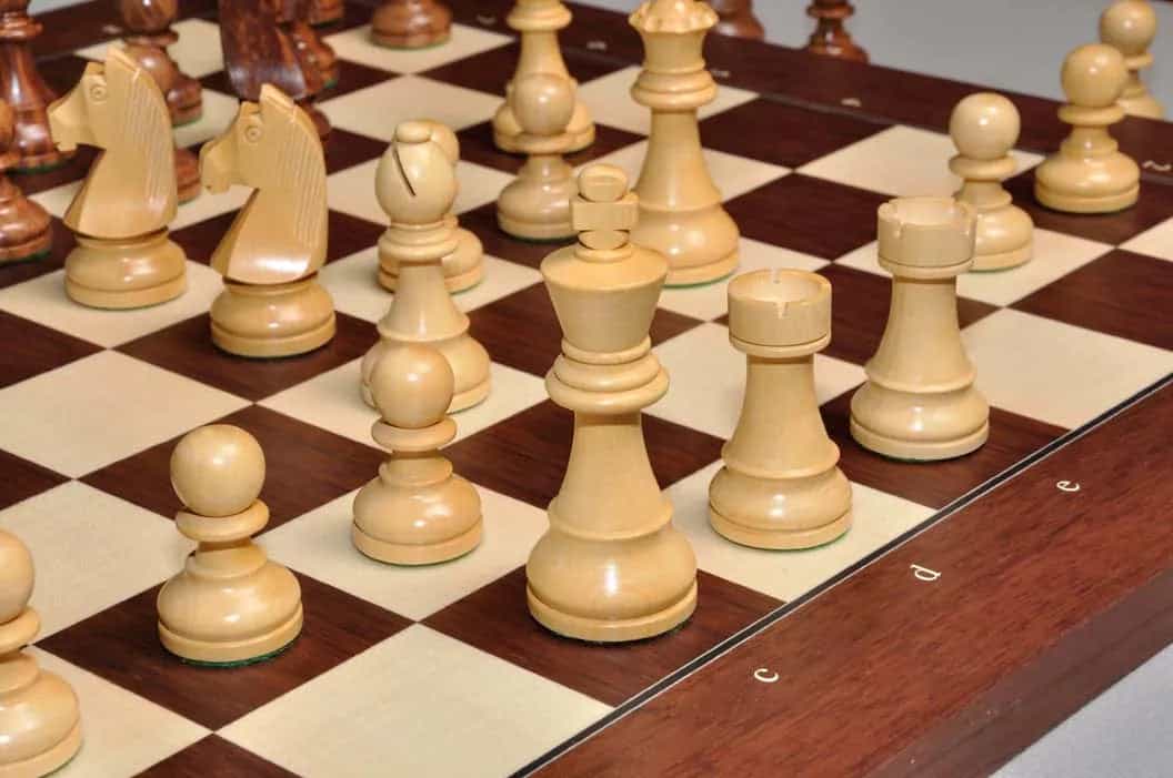 The Dgt Projects Electronic Chess Board (E-Board) - Bluetooth Connection