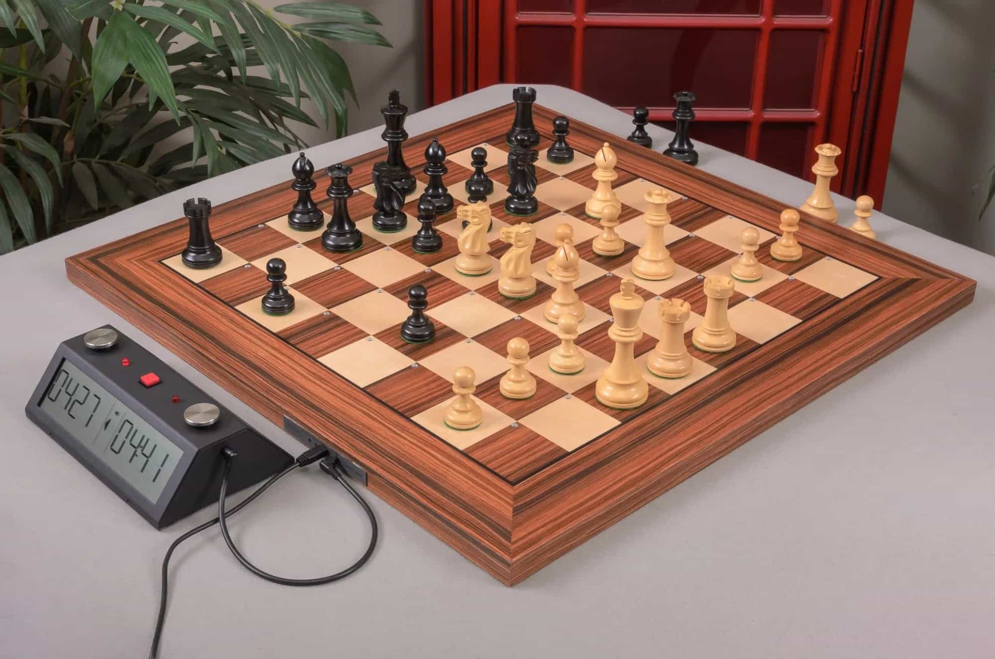 The House Of Staunton Electronic Sensory Chess Board (E-Board) - With Leds