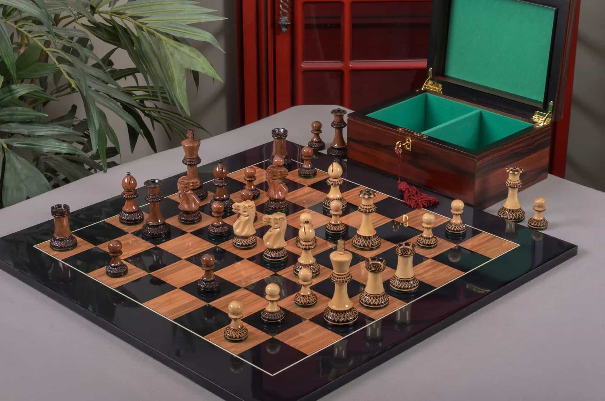 Burnt Golden Rosewood Grandmaster Series Chess Set