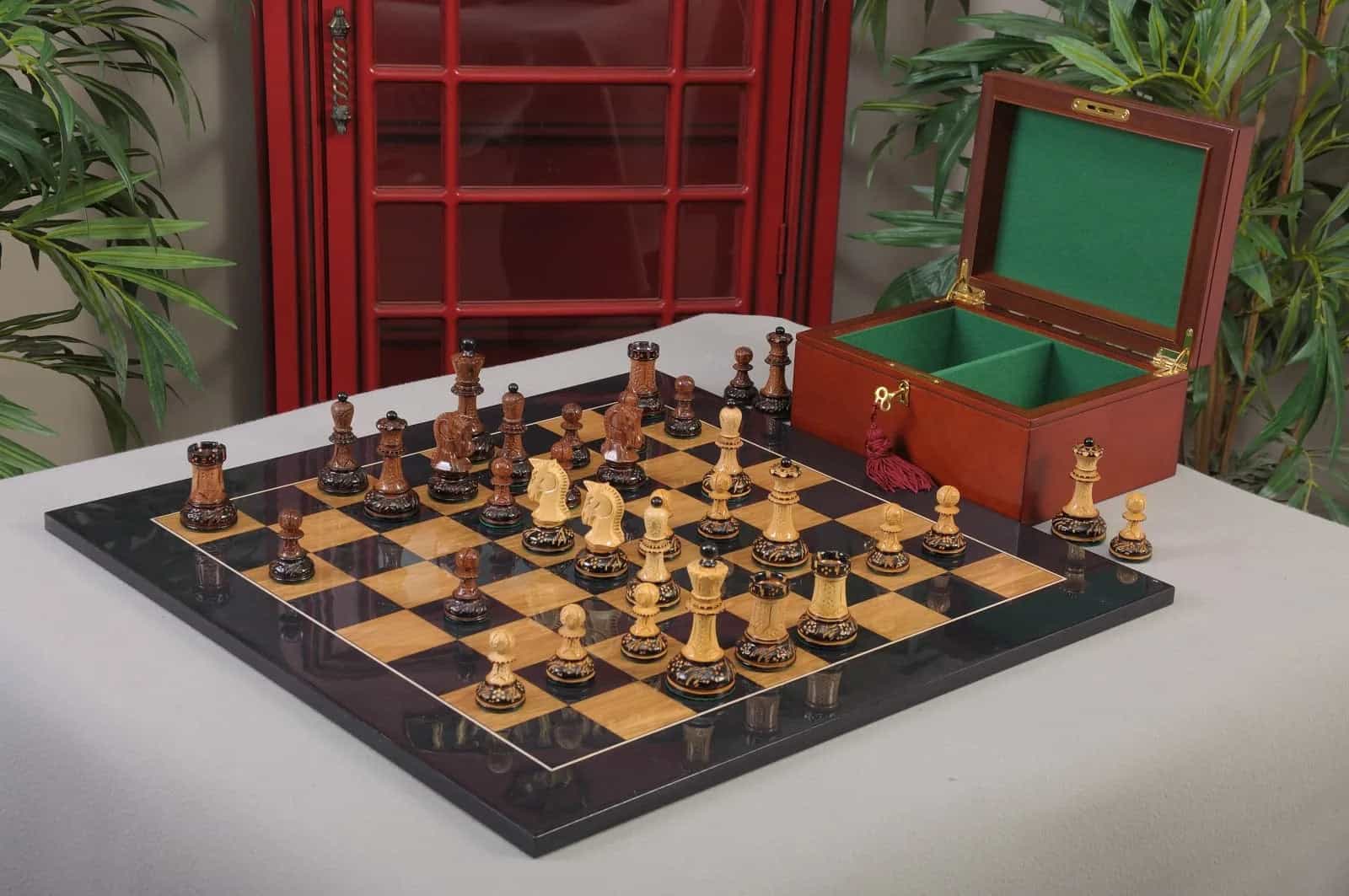 Burnt Golden Rosewood Dubrovnik Series Chess Set