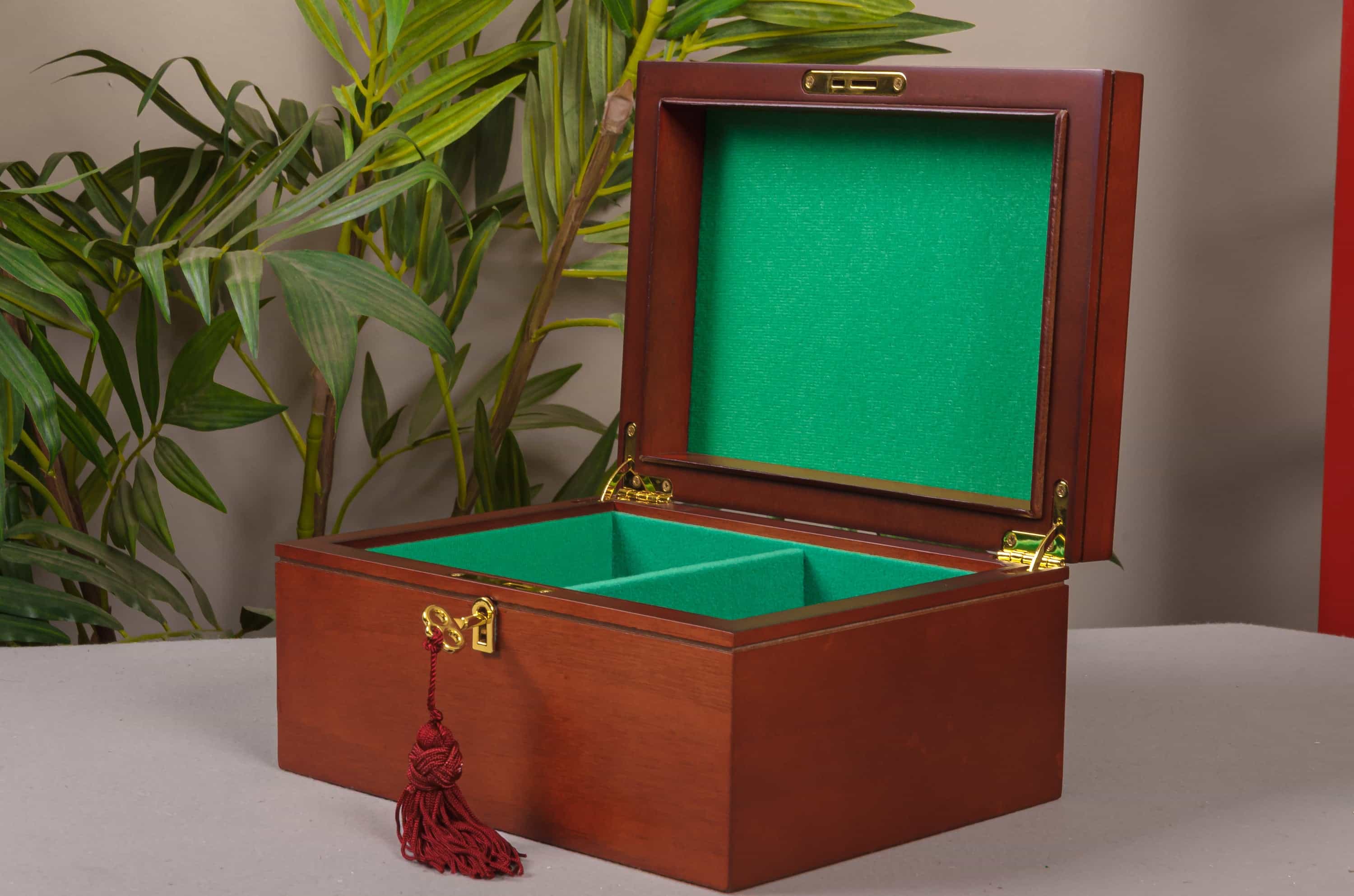 Imperfect - Mahogany - Logo - Premium Chess Box