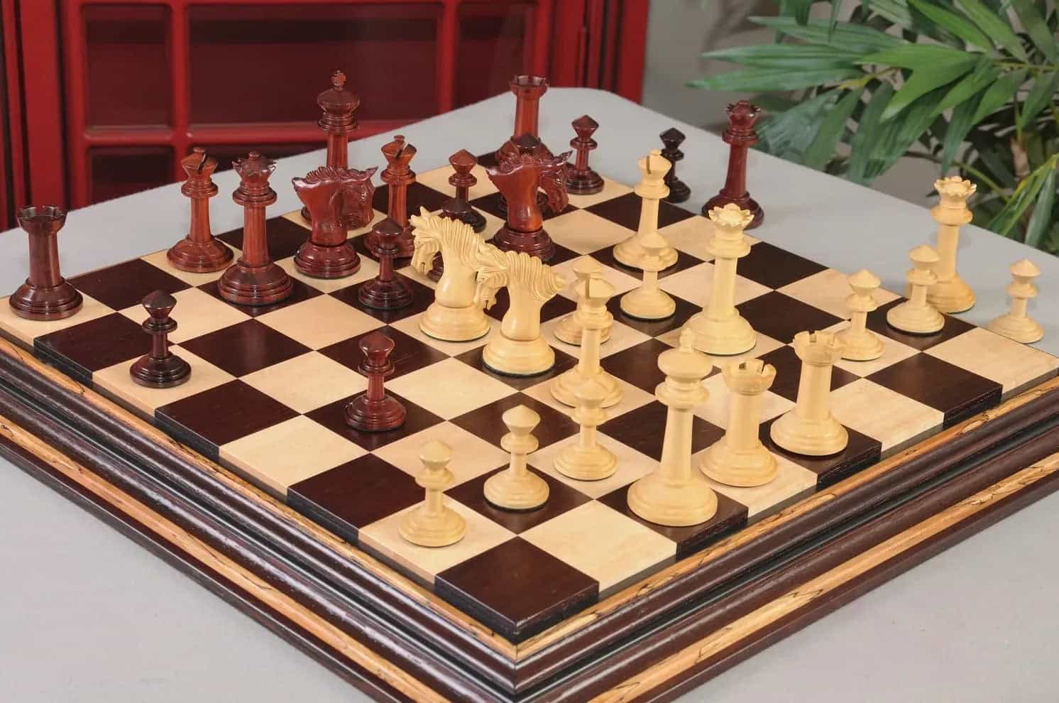 Imperfect - 4.0" Vicenza - Blood Rosewood / Boxwood - Wood Chess Pieces