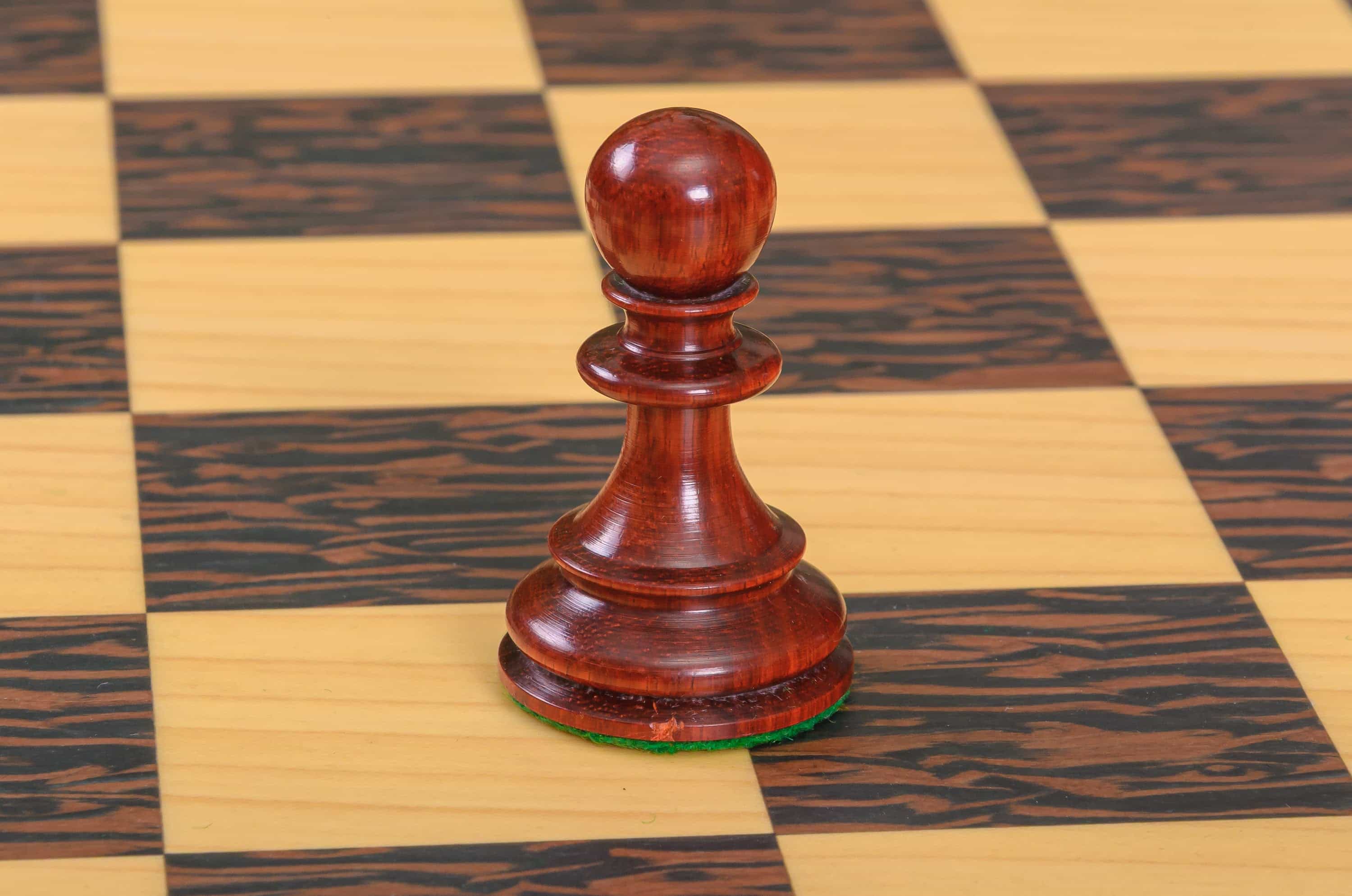 Imperfect - 4.4" Thames - Blood Rosewood / Boxwood - Luxury Wood Chess Pieces