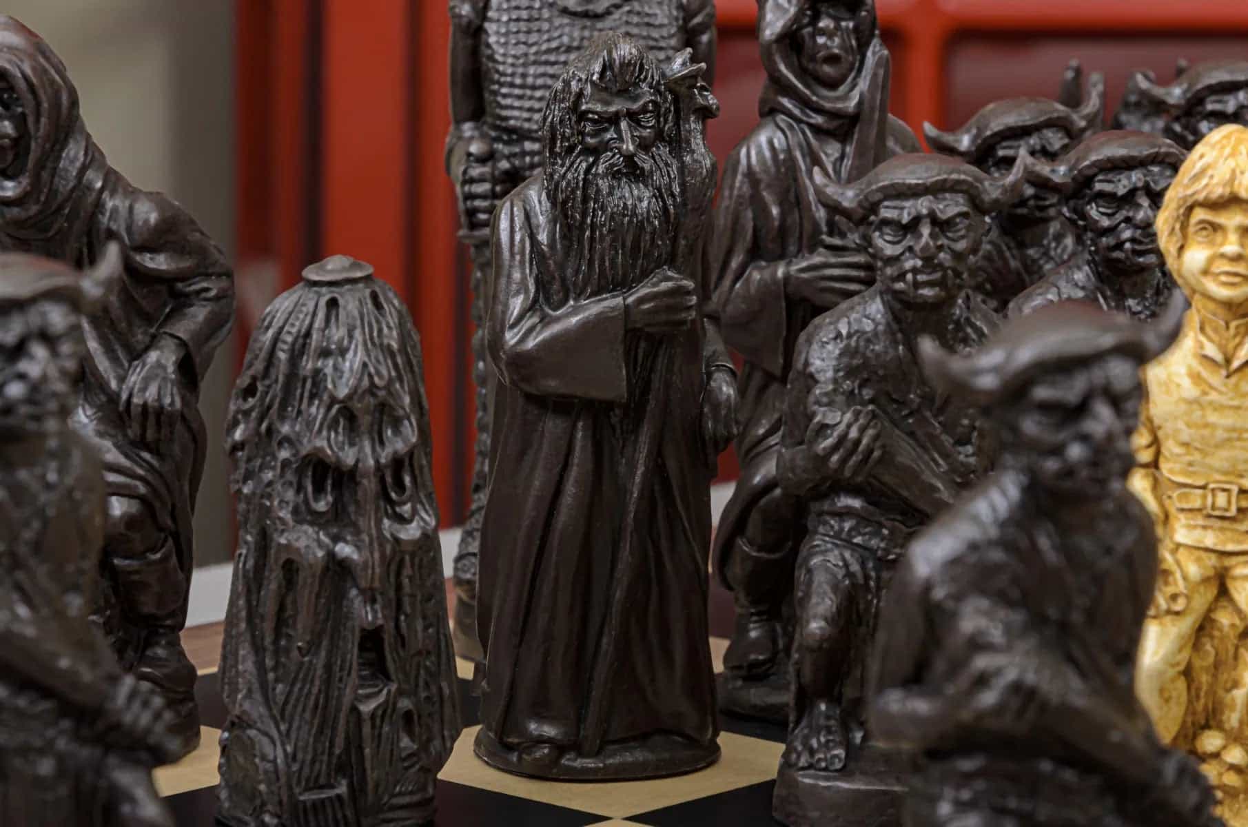 The Lord Of The Rings Series Chess Pieces - 5.9" King - Brown And Natural